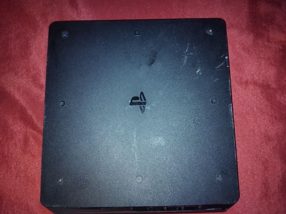 Playstation 4 slim