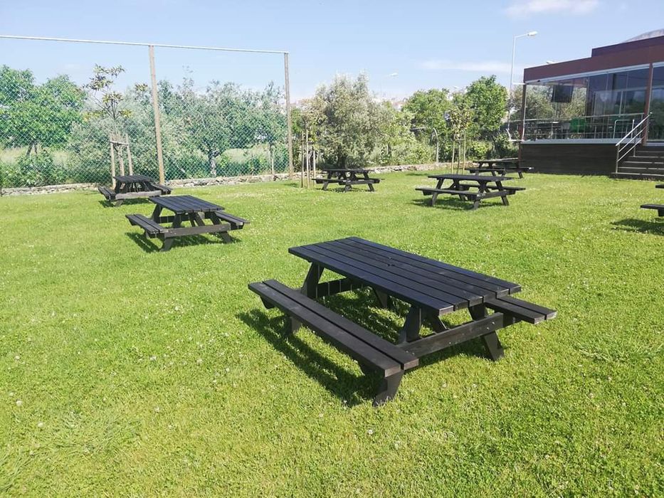 Mesas de jardim em pinho nórdico tratado