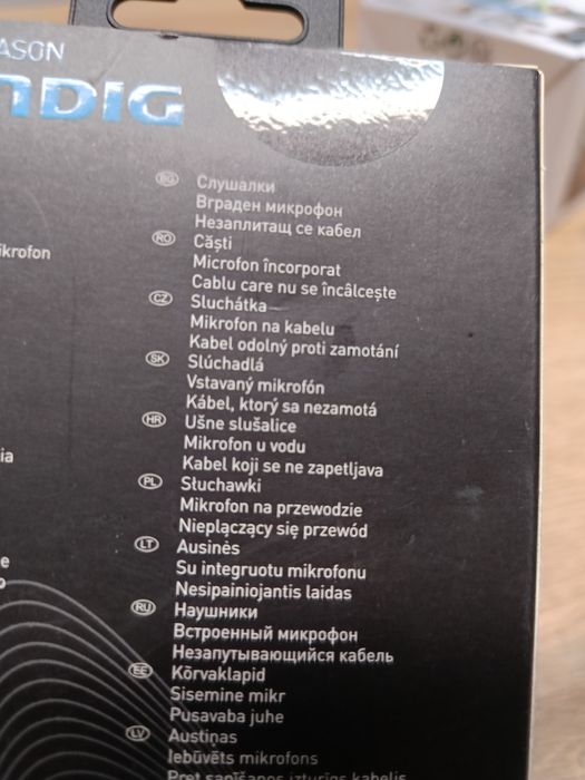 Douszne słuchawki sportowe etui mikrofon