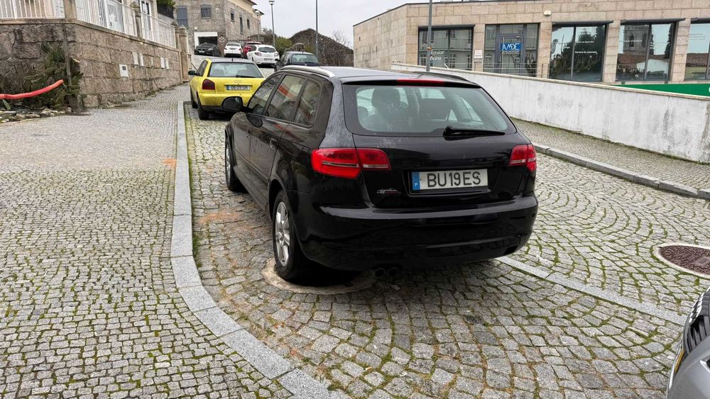 Audi A3 Sportback 8P 1.9 TDI com caixa automática