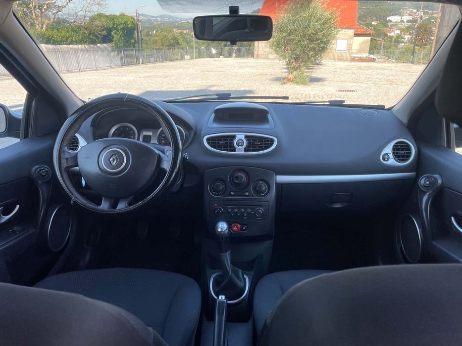 renault clio 1.2 (1 dono)