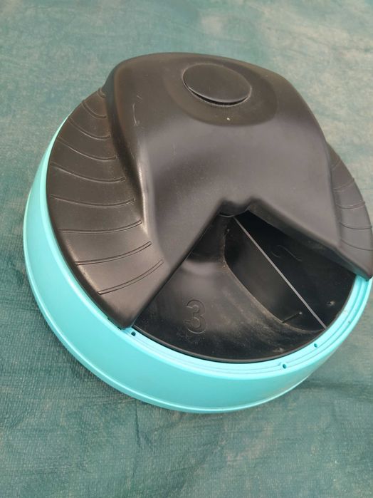 Dispensador comida gato 4 divisórias