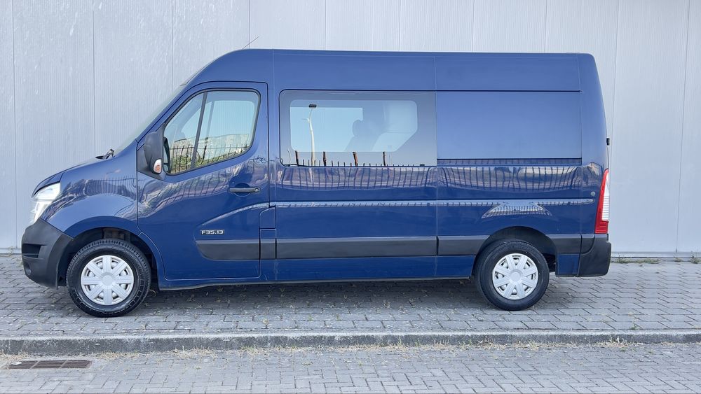 Nissan nv 400  de 6 lugares