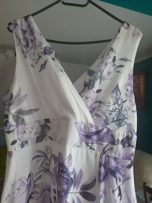 Nowa sukienka w kwiaty