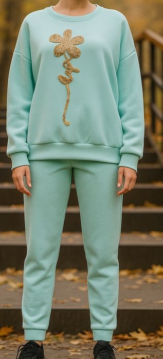 Komplet dresowy. Nowy. Rozmiar uniwersalny do dużej XL