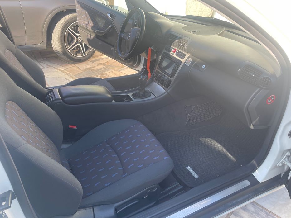 Mercedes benz sport coupe 220