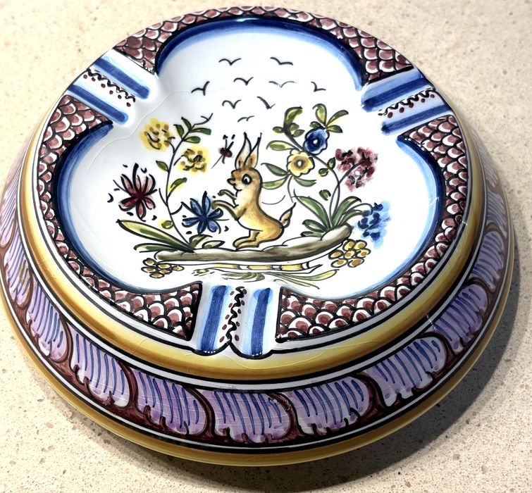 Conjunto de 3 lindos cinzeiros vintage em cerâmica pintada à mão