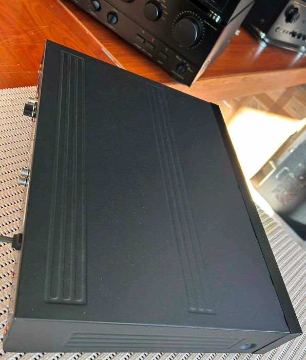 Pioneer Tuner F-656 top