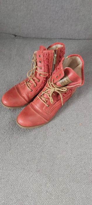 Buty ażurowe Mustang 39 25 cm