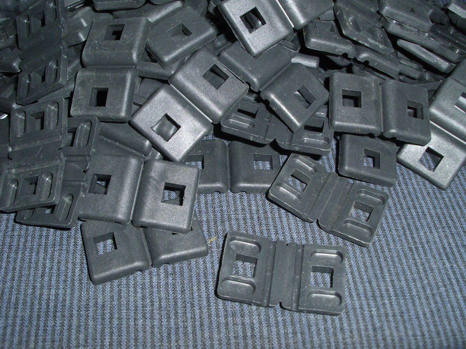 Ogrodzenie panelowe /Dystans  obejmy / książeczka fi 4