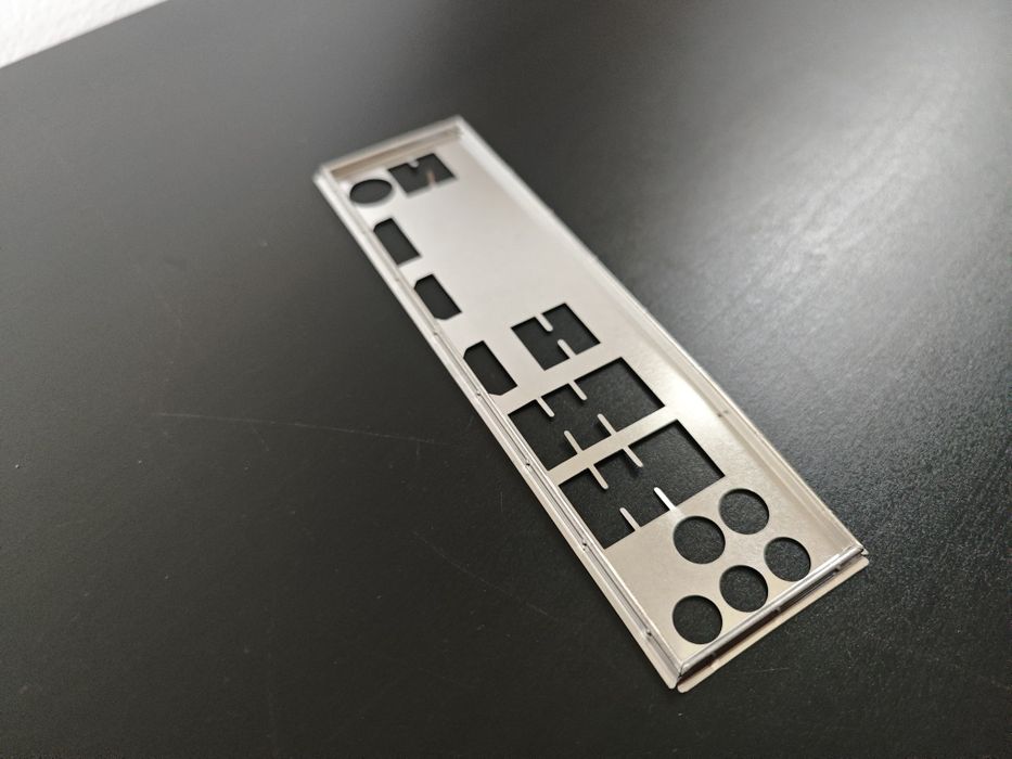 Motherboard IO Shield