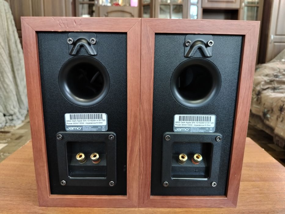 Продам полочную акустическую систему Jamo S622 DARK-APPLE (В ИДЕАЛЕ!)