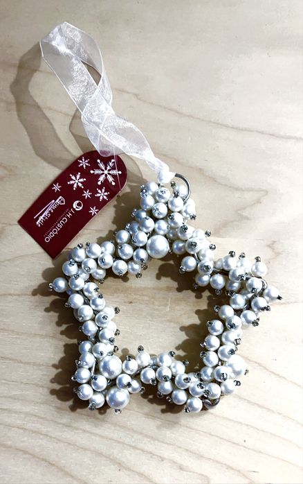 Christmas decorative star with pearls and metal