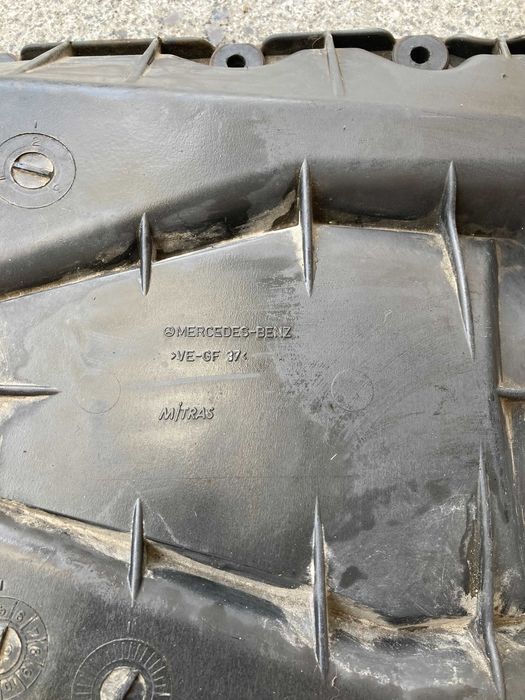 Поддон картера на Мерседес Атего оригинал