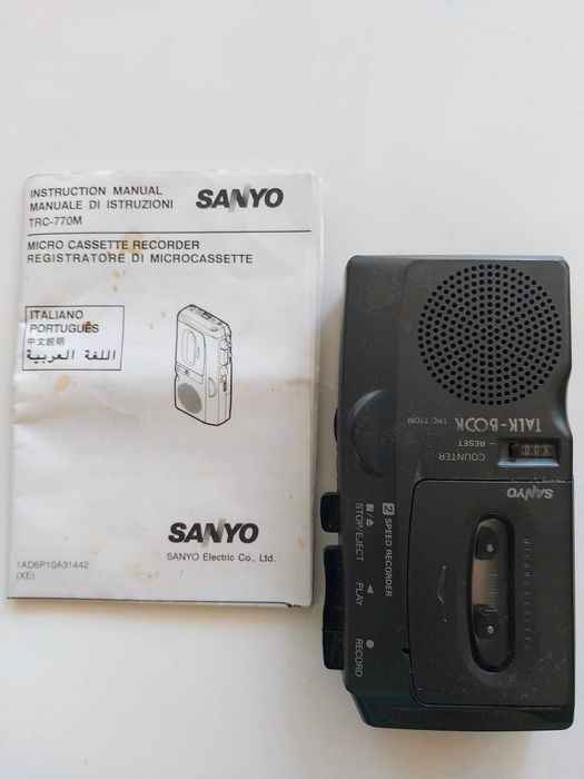 Мікрокасетний диктофон Sanyo Talk-Book TRC-770M.