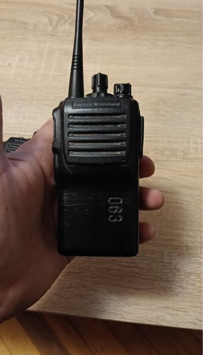 Рації Vertex Standard VX-231-EG6B-5 - комплект 2 шт з зарядною станціє