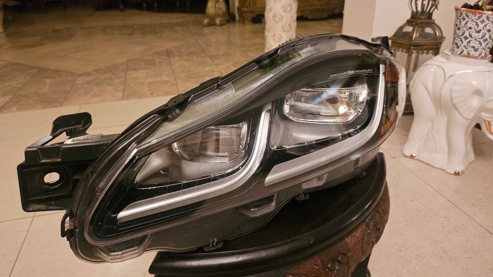 Lampa Jaguar XJ 2018,
