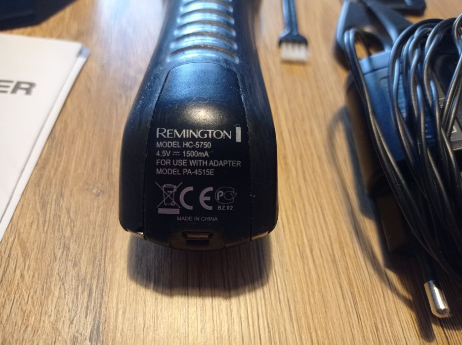 Maszynka do włosów Remington HC 5750, cały zestaw