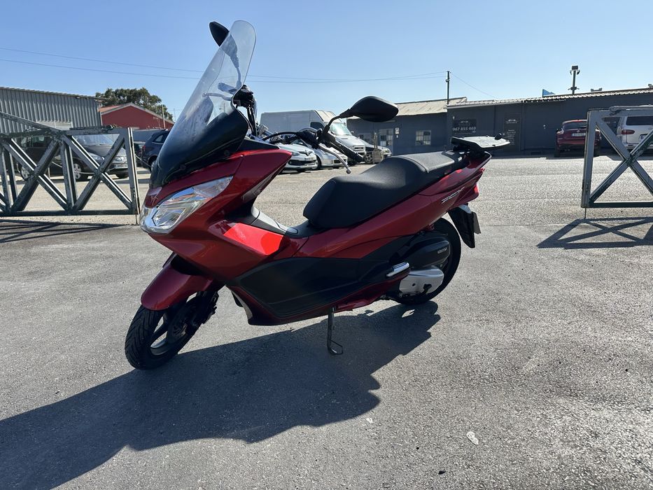 Honda pcx 125 c/extras bem estimada