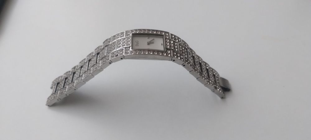 Наручные женские часы D&G , PILGRIM.