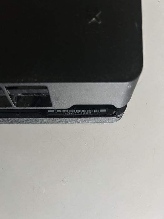 Playstation 4 Slim 500GB + Pad