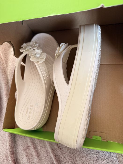 Продам Crocs шлепки