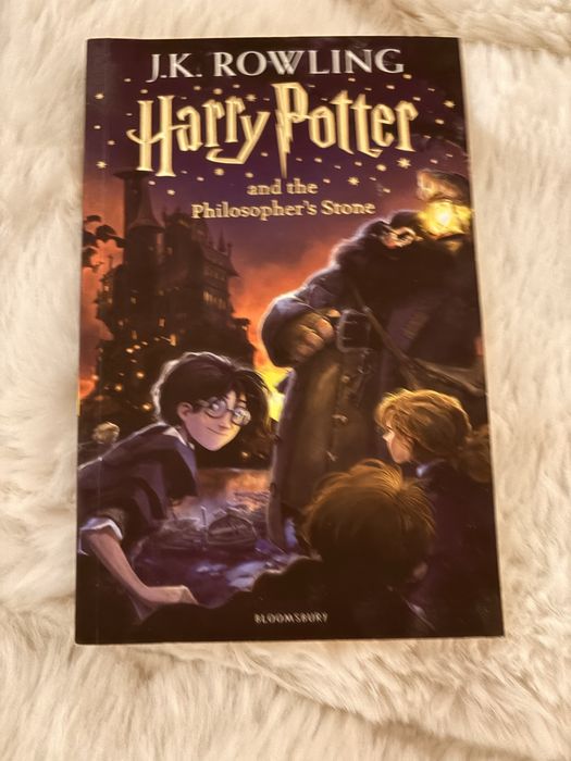Книга Harry potter and the philosopher’s stone англійською