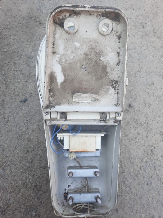 Продам фонарь вулочного освітлення.