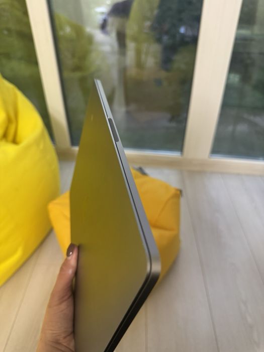 Macbook Pro 13 256gb, 2020г
