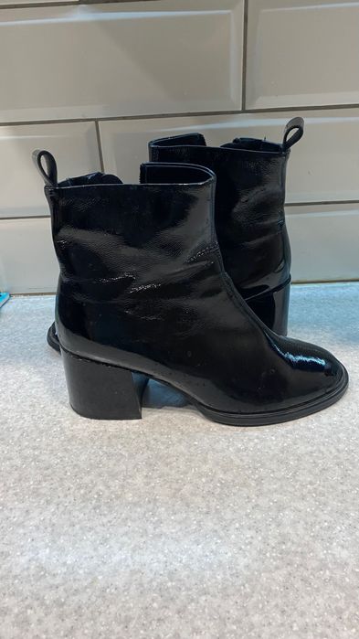 Напівчоботи ботінки шкіряні лаковані