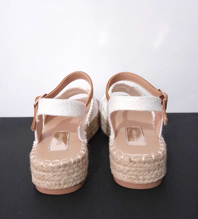 Sandálias brancas compensadas com efeito renda Deichmann T: 37 Novas