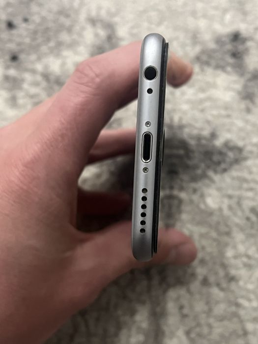 Продам Iphone 6s 32gb (офіційний)
