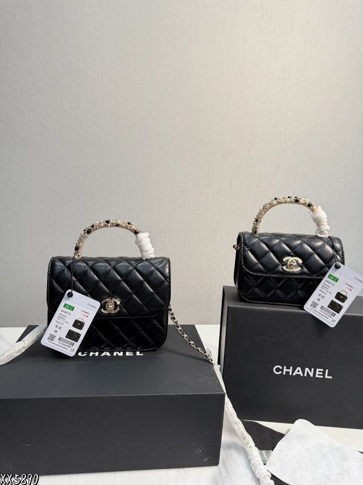 Жіноча сумка на ланцюжку Chanel 18x14