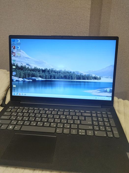 Ноутбук Lenovo V15