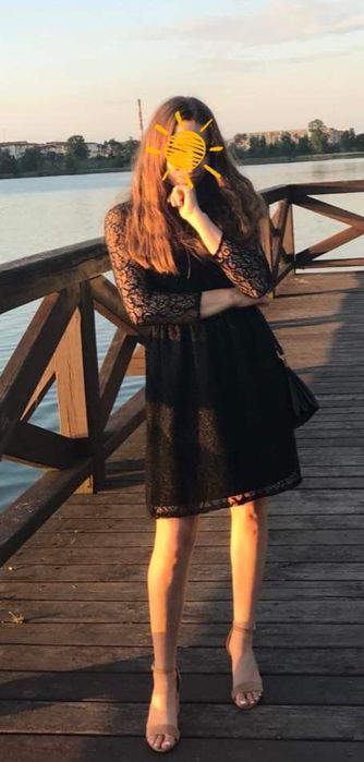 Sukienka koronkowa czarna Reserved XS