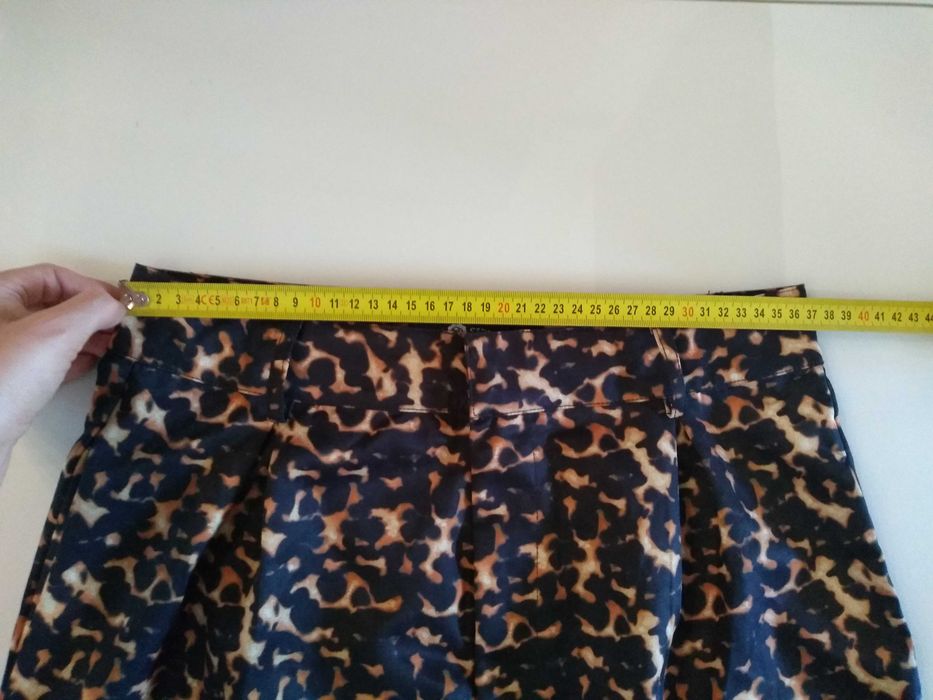 Spodnie w zwierzęcy print panterka rozmiar 38