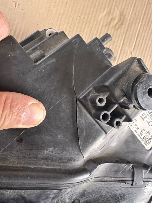 Фара  VW Tiguan 2