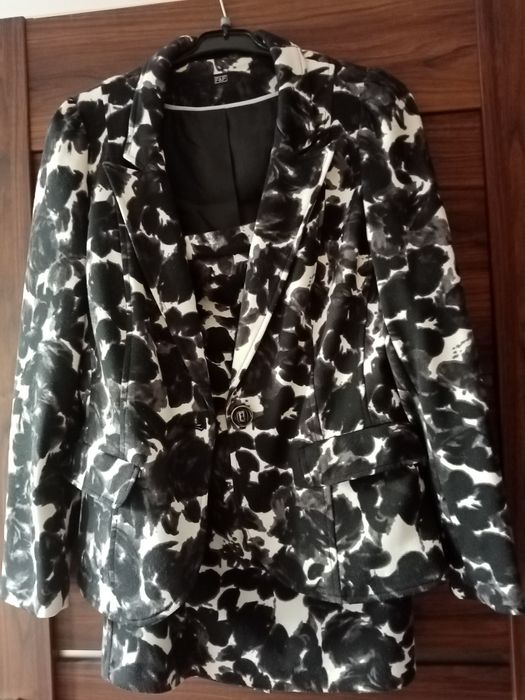 Garsonka spódnica i żakiet