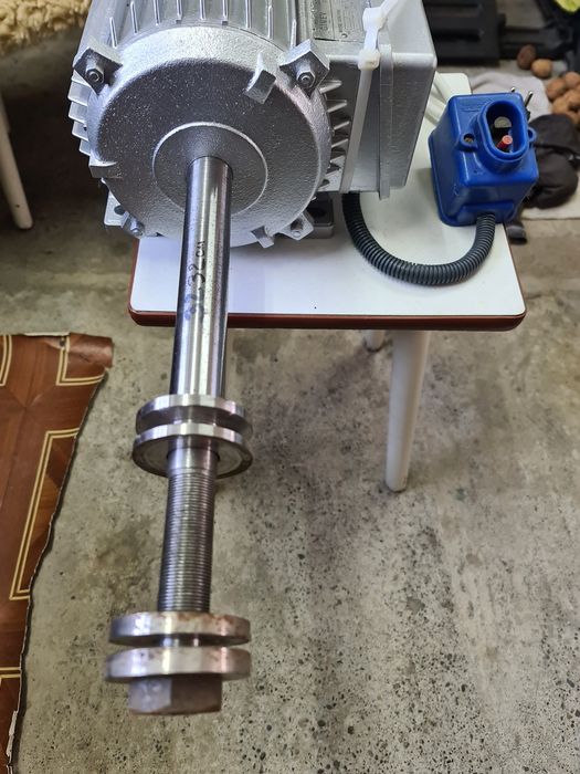 Двигун іспанського виробництва для наждака