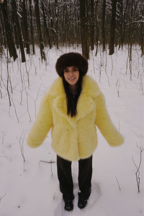 Шуба з еко хутра під песець вершкове масло  яскрава тренд 2026