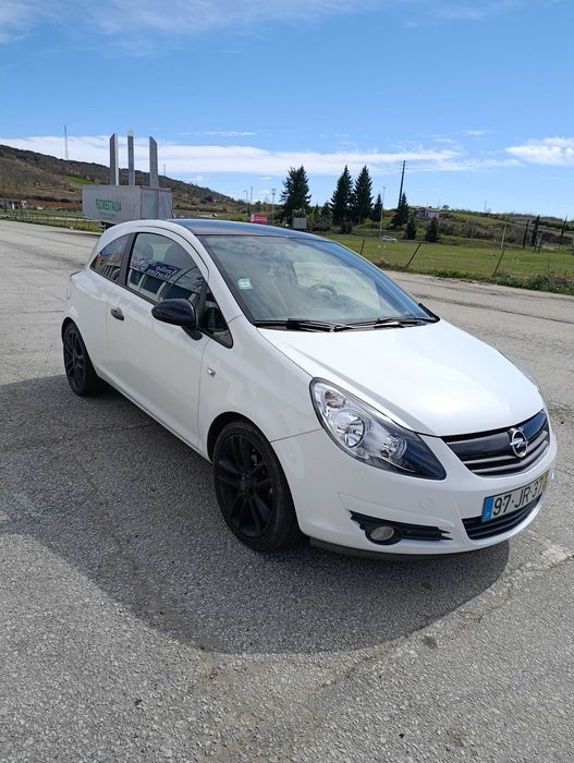 Opel corsa black edition