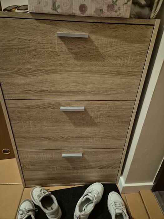 Szafka na buty z wieszakiem