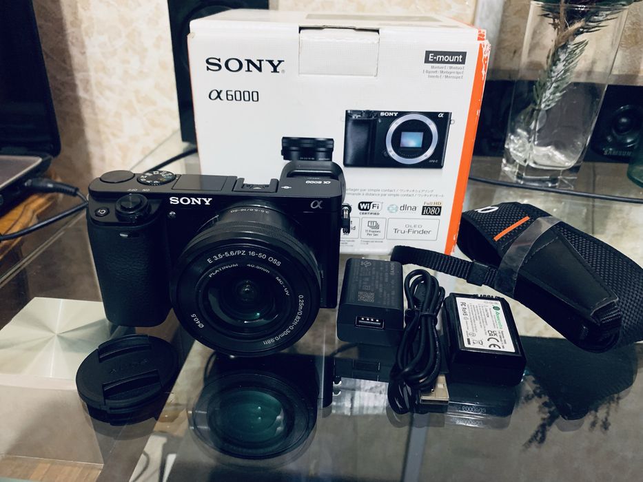 Sony A6000 kit 16-50mm (445 сп.затвора)стан нового