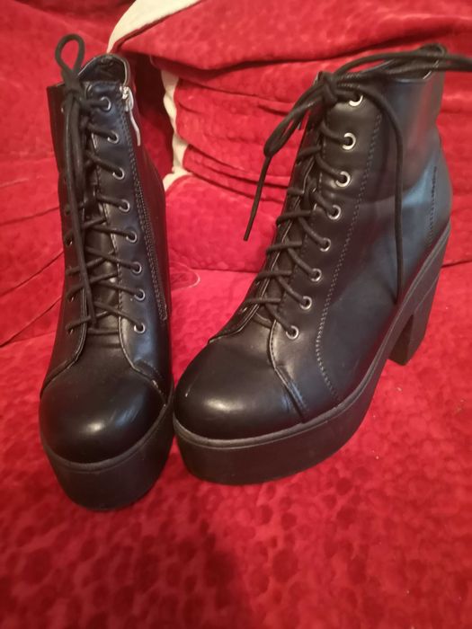 Buty na platformie 38