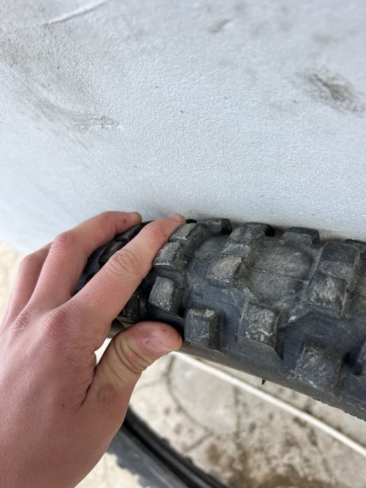 Продам эндуро резину 80-100-21