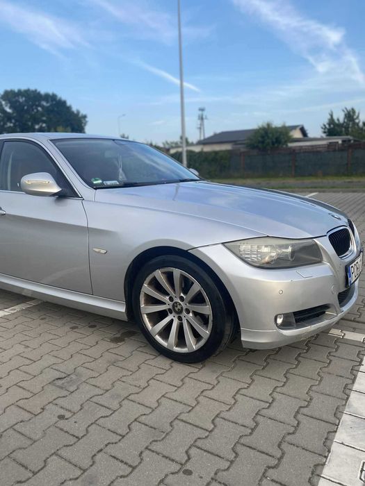 BMW E90 318i 2.0 benzyna 2010rok