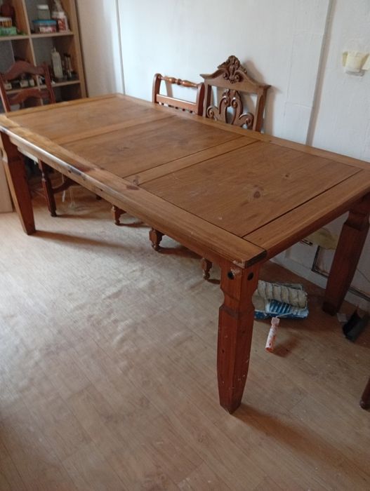 Mesa em pinho magnifica..