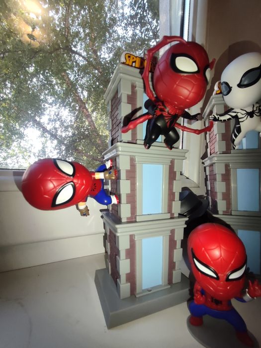 Людина павук Spider man tower series