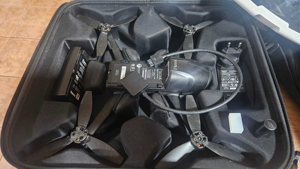 Drones Parrot Bebop 2 com extras