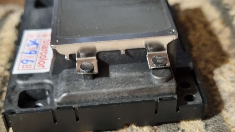 Печатающая головка print head  F190000  Epson WF7010-7510